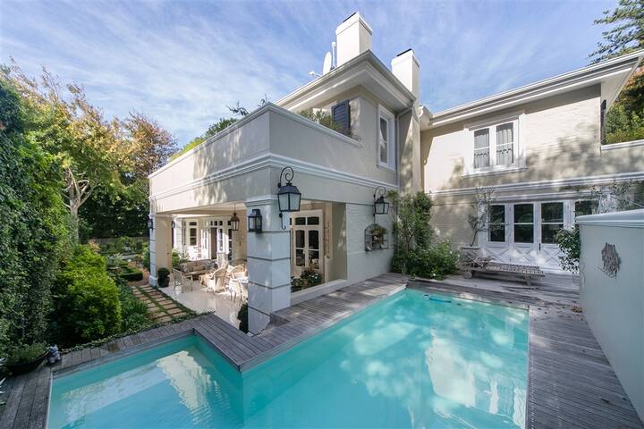 Magnificent House with Garden & Mountain View gallery image 2