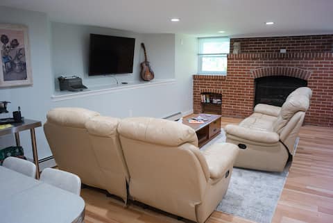 Restful guest suite, scent-free, step-free