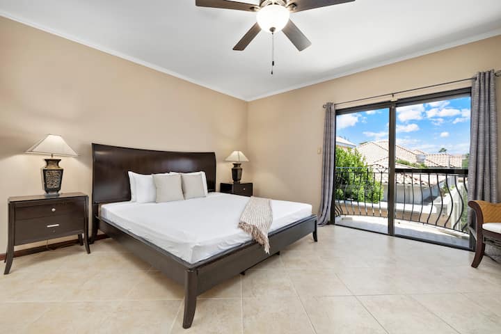 Amka upate mandhari ya kupendeza kutoka kwenye roshani ya chumba chako cha kulala