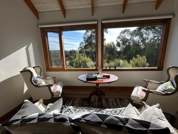 Rainy Hill Retreat - The Loft - Gembrook
