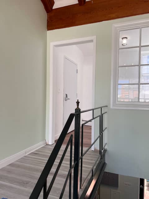 Live in UM campus & steps Metro2