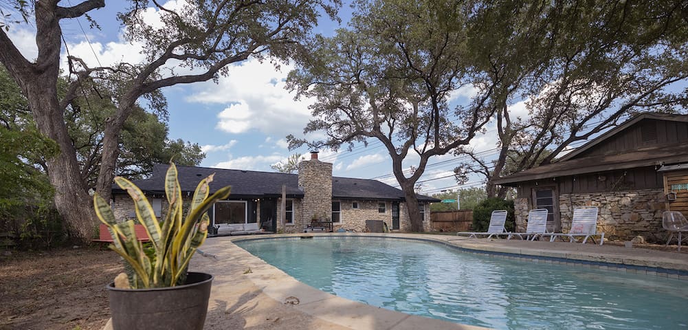 South Austin House w/ Pool – Mins to Downtown