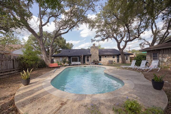South Austin House w/ Pool – Mins to Downtown gallery image 2