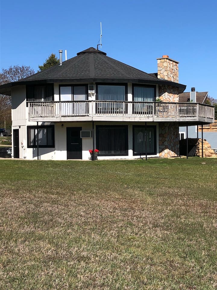 Unique 7 bedroom Round House Petoskey Mi Houses for Rent in MI
