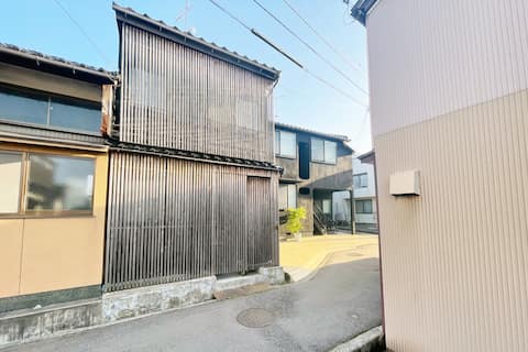 2 vacation houses  near Higashi chaya district