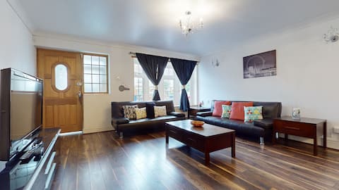 Spacious 5 bed house in Grays