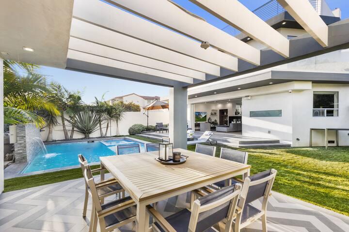 Cozy & Elegant Haven by Trendy Attractions gallery image 5