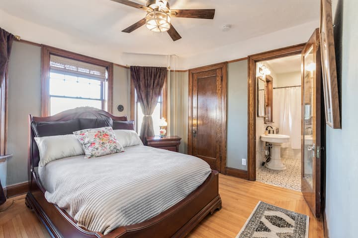 غرفة النوم الرئيسية. الطابق الرئيسي