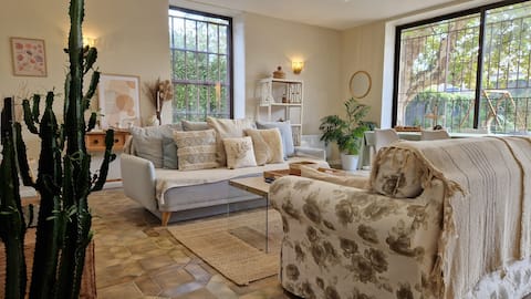 Le Champ du Roy – 76 m² Cozy Decor & Private Parking