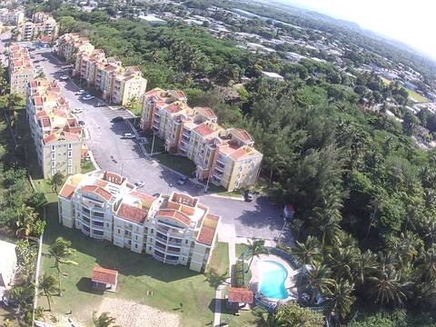 Penthouse Paradise. 3 br 2 ba, Ocean views.