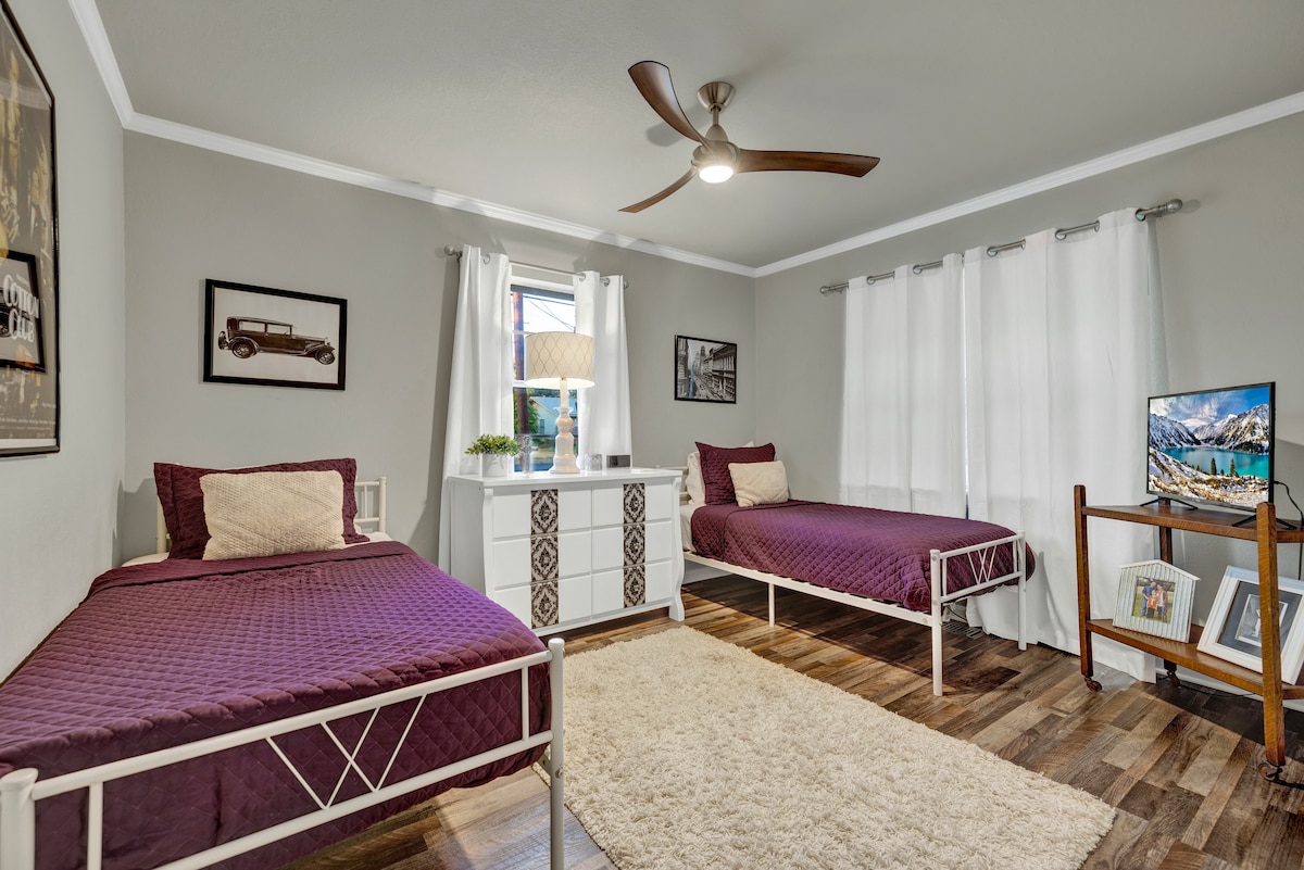 El tercer dormitorio tiene dos camas individuales.