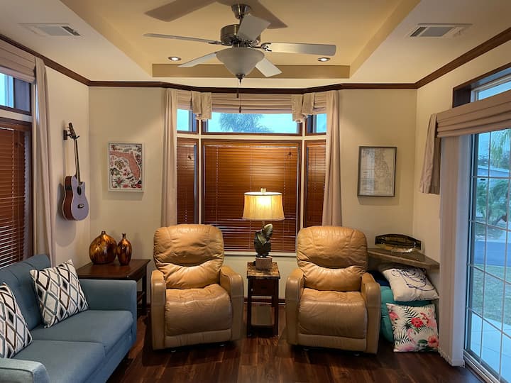 Cozy Lake House - Lake Clay, FL