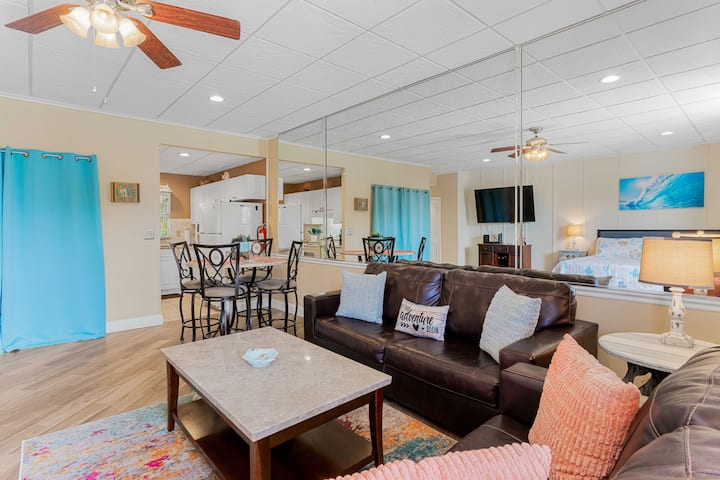 Waterfront-pool-300 Steps To Beach-restaurants - Redington Shores, FL