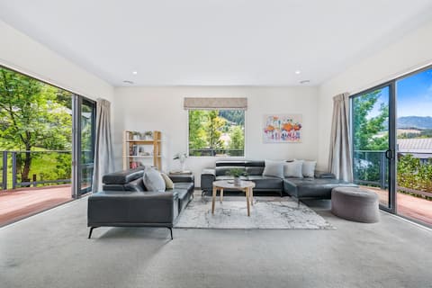 Popular Airbnb listing: Hanmer Panorama in Hurunui District West