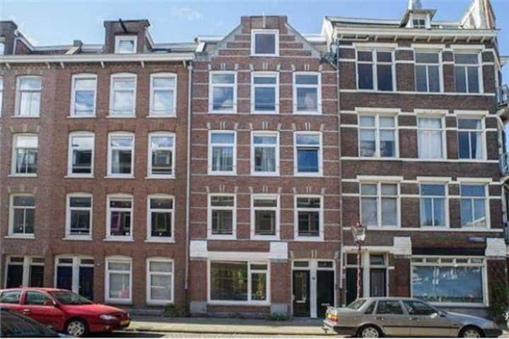 Private stay, 3 min walk from Jordaan!