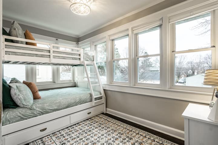 Chambre superposée avec matelas double, double et gigogne. 