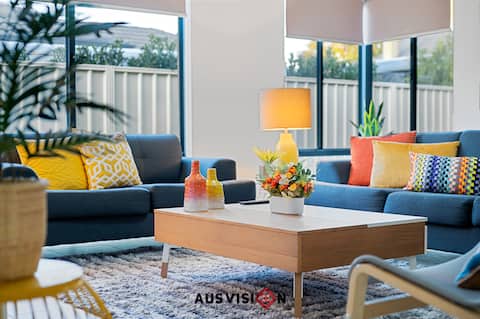 Perth New Executive living family holiday house