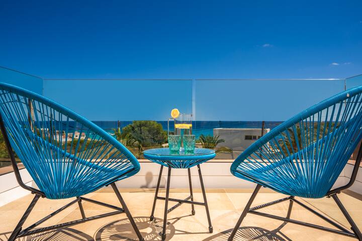 Acogedora villa con vistas en Punta Prima, Menorca gallery image 2
