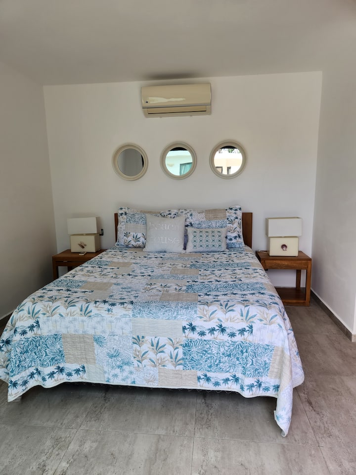 Spálňa pre hostí s manželskou posteľou