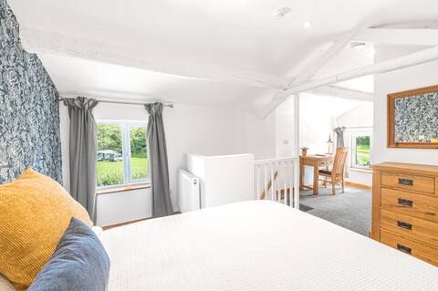 The Black Dog Apartment - Cumbrian Countryside
