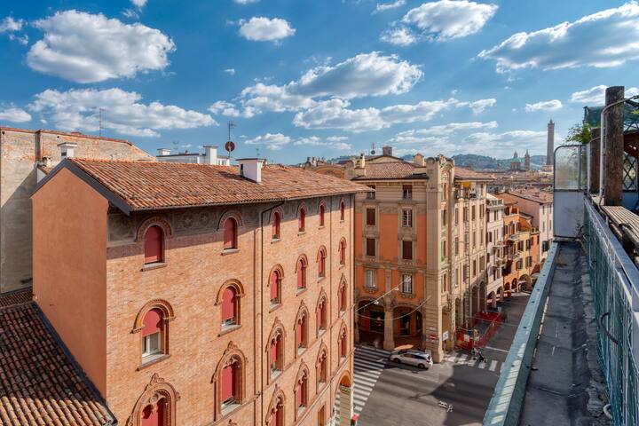 Rooftop – Over the Roofs of Bologna gallery image 2