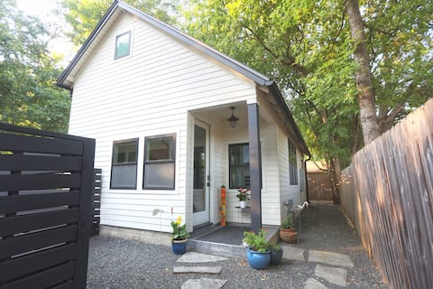 Popular Airbnb listing: Radical Comfort & Walk to Barton Springs! in Zilker