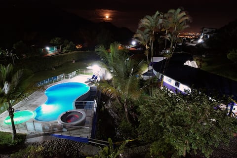 Family rest estate, events, pool, Ibague