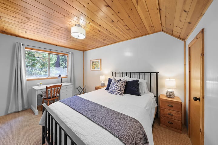 Спална соба 1 (брачен кревет (широк 150-179 см)