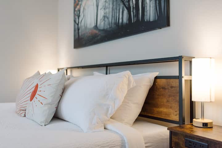 King Bed, Bedroom #1