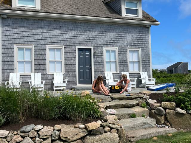 Block Island Oceanfront Cottage gallery image 5