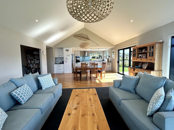 Beautiful Tasman With Sea Views. - Brightwater