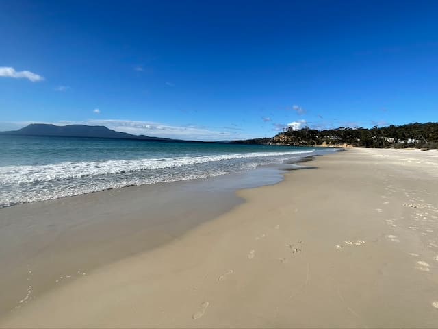 Serene Beach Retreat with Spectacular Views