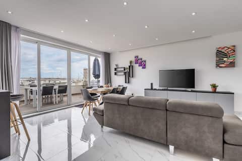 Luxury Penthouse with Terrace and Pool in Ta-Xbiex