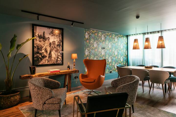 The Villa, the Garden & Charm. gallery image 2