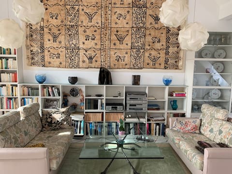 Popular Airbnb listing: 5-room attic apartment in Westend