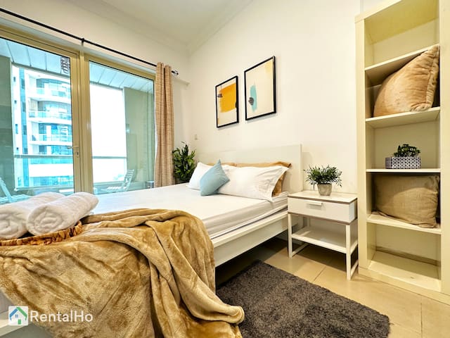 Quiet Studio w/ Balcony & RoofTop Pool in Marina — foto 3