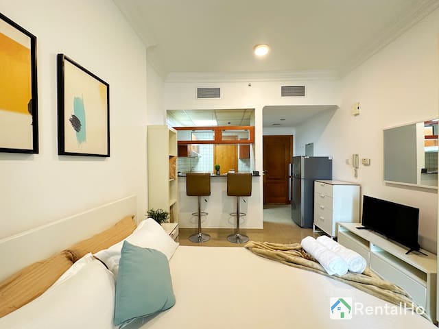 Quiet Studio w/ Balcony & RoofTop Pool in Marina — foto 4
