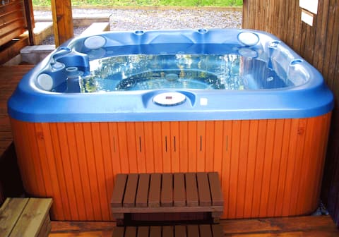 Lodge with hot tub near Keswick & Lakes