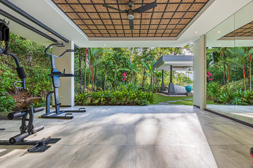 An ocean-view house in the Costa Rican jungle, Savegre, Puntarenas, Costa Rica, photo 2 of 10