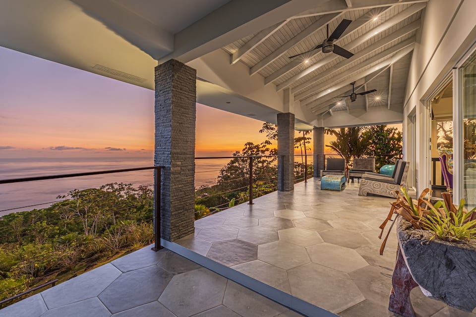 An ocean-view house in the Costa Rican jungle, Savegre, Puntarenas, Costa Rica, photo 1 of 10