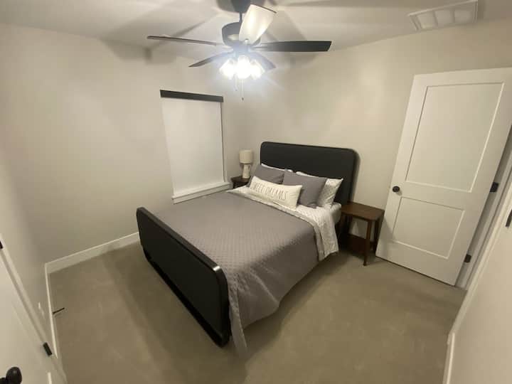 2. spavaća soba s bračnim krevetom (širine 150 - 179