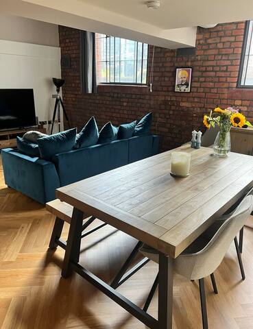 New York Loft Style Apartment gallery image 2
