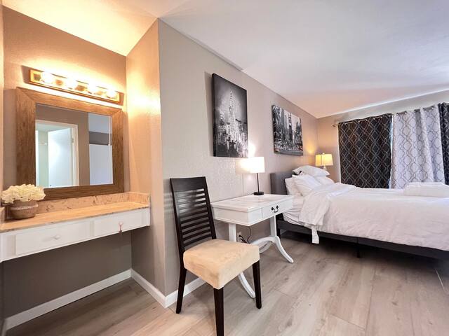 Home Sweet Home Modern 4BD/2BA in San Jose gallery image 3