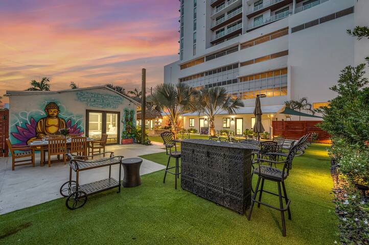 3 Private King Suites in a Tropical Oasis Retreat