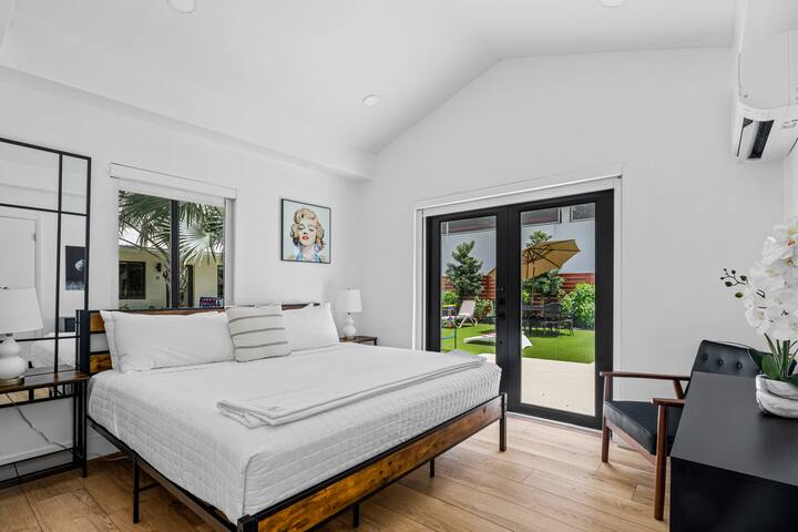 3 Private King Suites in a Tropical Oasis Retreat gallery image 3