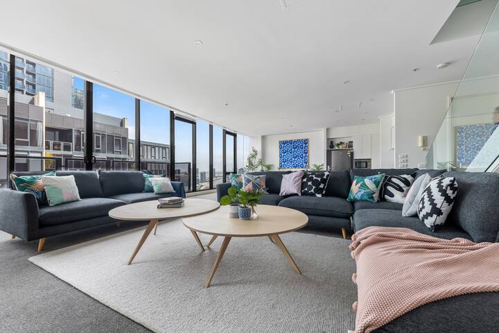 Aroha The Ultimate Melbourne Penthouse gallery image 4