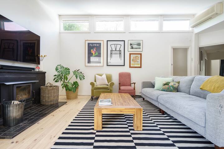 Family house! Pool, beach, bbq, fireplace