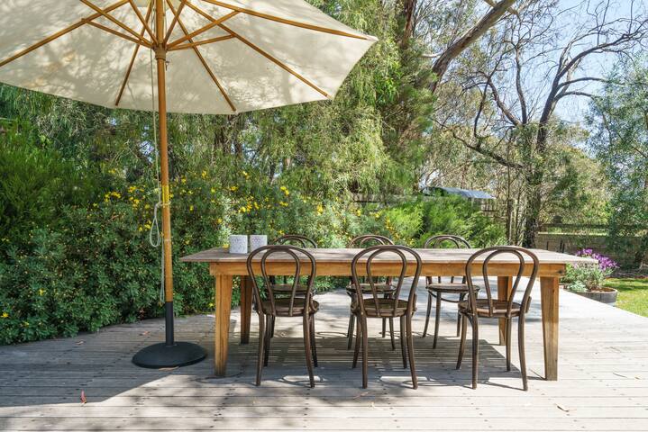 Family house! Pool, beach, bbq, fireplace gallery image 4