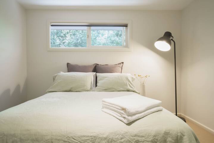 Family house! Pool, beach, bbq, fireplace gallery image 5