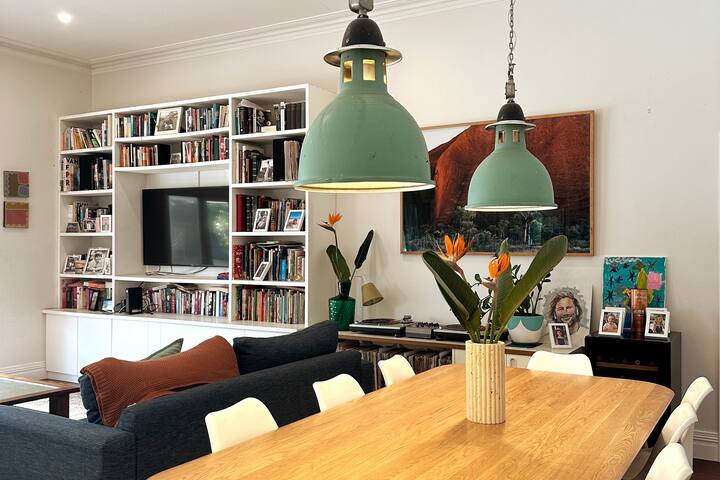 Large Summer Family Oasis (btw Beach and River) gallery image 2